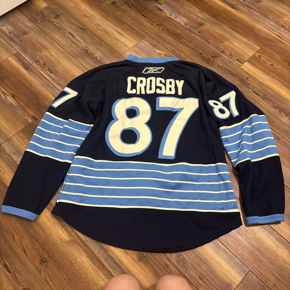 Pittsburgh Penguins Sidney Crosby 2011 Winter Classic Authentic Jersey Sz 48 RBK - Picture 6 of 9